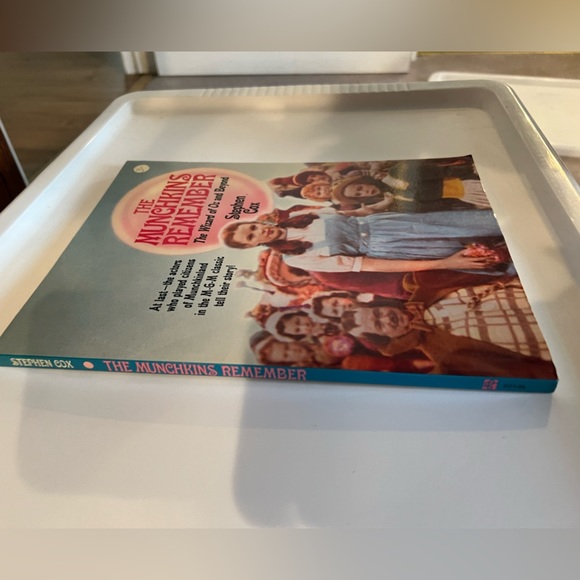 The Munchkins Remember by Stephen Cox 1989 printing - Picture 3 of 5